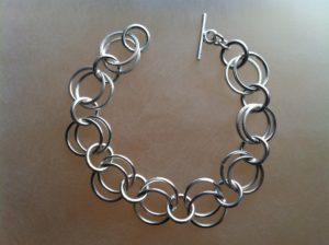 Wire link bracelet
